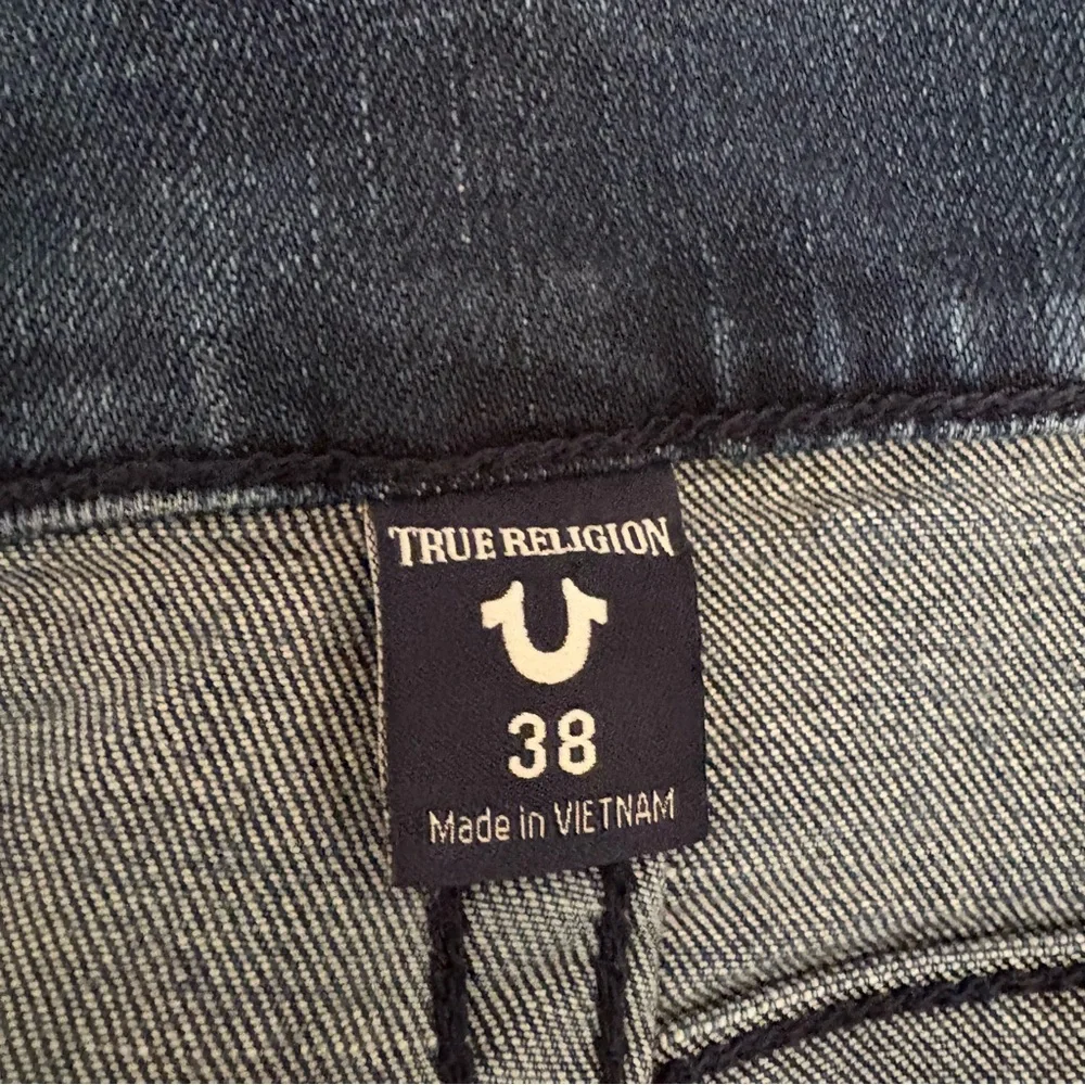 True Religion Jeans GENO Flap Single End Relaxed Slim Size 38